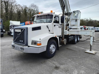 Camion grue VOLVO NL