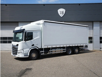 Camion à rideaux coulissants DAF XD 450