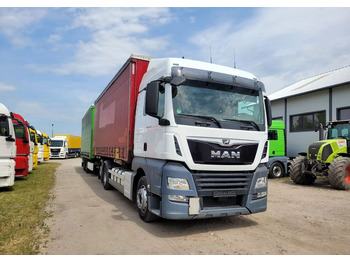 Camion à rideaux coulissants MAN