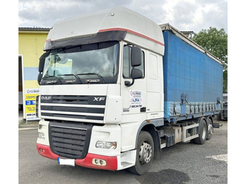 Camion à rideaux coulissants DAF