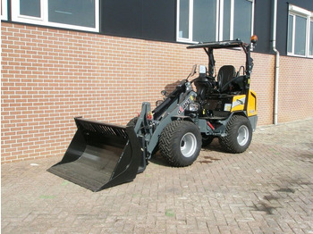 Chargeuse compacte sur chenilles GIANT
