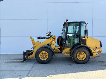 Chargeuse sur pneus CATERPILLAR 906H