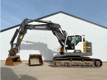 Pelle sur chenille VOLVO ECR235EL