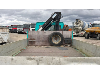 Fourgon plateau, Utilitaire double cabine Iveco Daily 65 C15 stake body - Hiab 045-3 - 7.5M: photos 4 Fourgon plateau, Utilitaire double cabine Iveco Daily 65 C15 stake body - Hiab 045-3 - 7.5M: photos 4