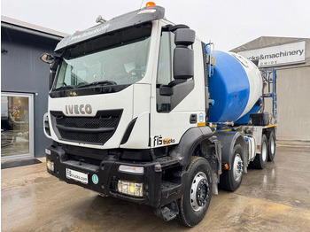 Camion malaxeur IVECO Trakker