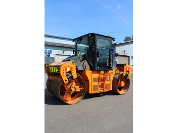 Compacteur CATERPILLAR