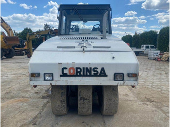 Compacteur à pneus