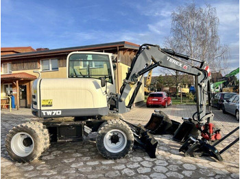 Pelle sur pneus TEREX