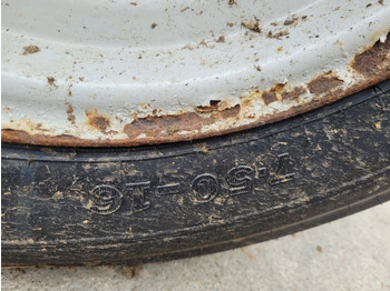 Roue complète Ford 2600, 3600, 4600, 4000 Pair Front Wheel Rim And Tyre 7.50-16 Original Fomoco: photos 3