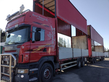 Camion à rideaux coulissants SCANIA