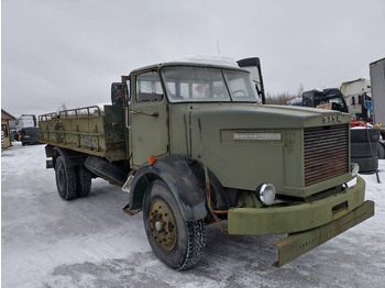 Camion plateau SISU