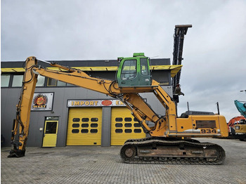 Pelle sur chenille LIEBHERR R 934