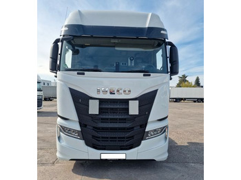 Tracteur routier IVECO