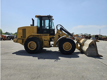 Chargeuse sur pneus CATERPILLAR 930G: photos 5