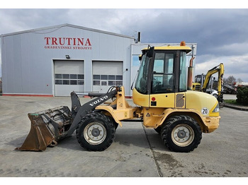 Chargeuse VOLVO L30B