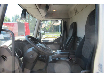 Camion à rideaux coulissants DAF LF 250 250 bak + klep + schuifzeil E6: photos 4 Camion à rideaux coulissants DAF LF 250 250 bak + klep + schuifzeil E6: photos 4