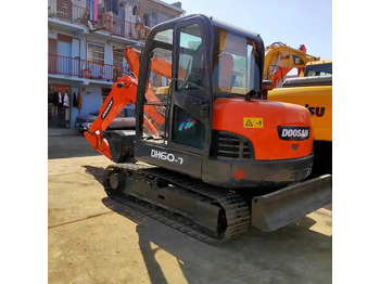 Pelle sur chenille DOOSAN DH60