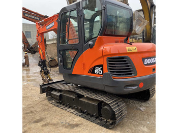 Pelle sur chenille DOOSAN DX60