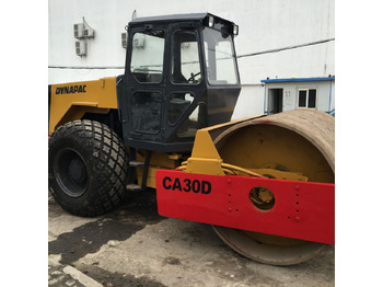 Rouleau compresseur DYNAPAC