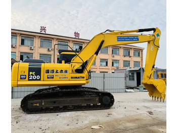 Pelle sur chenille KOMATSU PC200-6