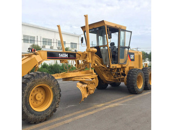 Niveleuse CATERPILLAR 140H