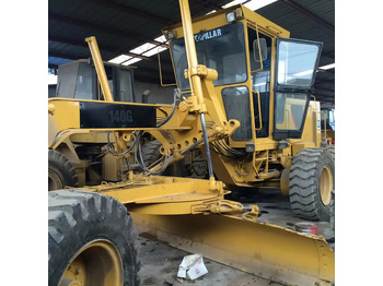 Niveleuse CATERPILLAR 140G