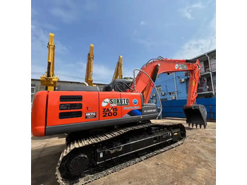 Pelle sur chenille HITACHI ZX200