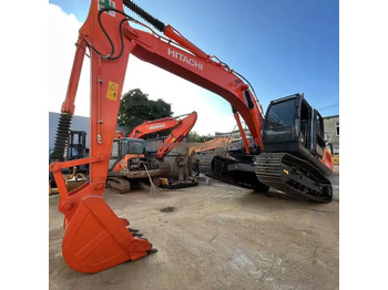 Pelle sur chenille HITACHI ZX200