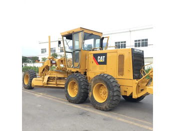Niveleuse CATERPILLAR 140H