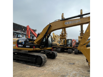 Pelle CATERPILLAR 320D
