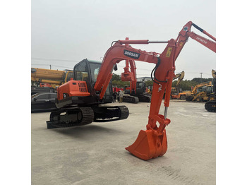 Pelle sur chenille DOOSAN DX60-9C