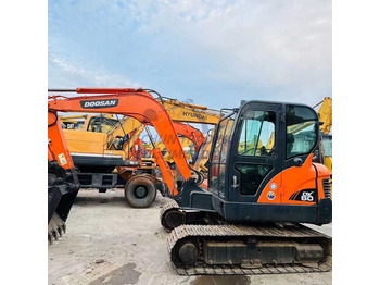 Pelle sur chenille DOOSAN DH60-7