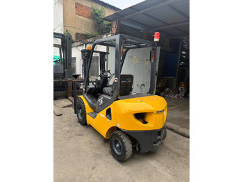 Chariot élévateur KOMATSU