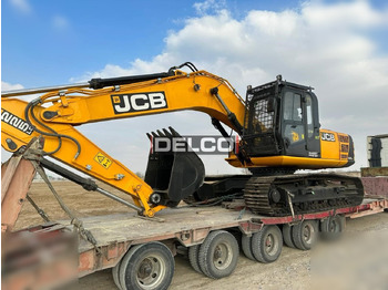 Pelle sur chenille JCB