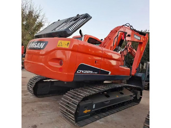 Pelle sur chenille DOOSAN DX225