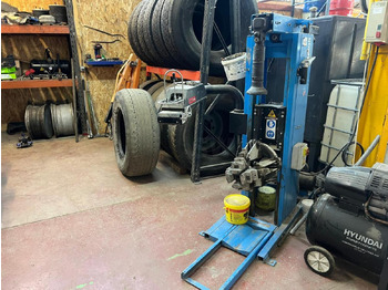 Équipement de garage Ravaglioli Démonte pneus GRS926: photos 3