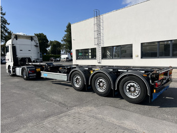 Semi-remorque porte-conteneur/ Caisse mobile D-TEC