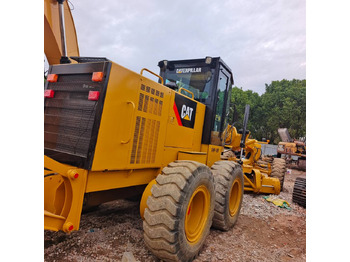 Niveleuse CATERPILLAR 140G