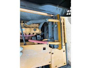 Pelle sur chenille CAT 320 D-C7.1 enging: photos 5