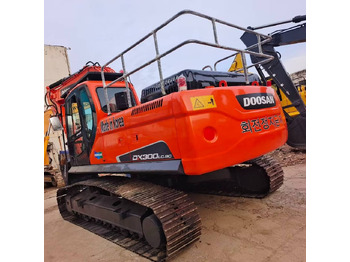 Pelle sur chenille DOOSAN DX300