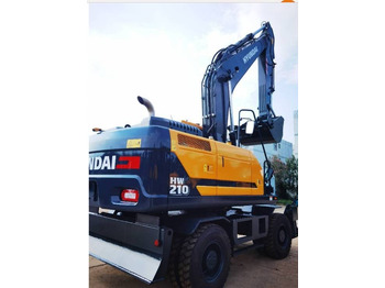 Pelle sur pneus HYUNDAI