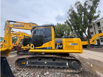 Pelle sur chenille KOMATSU PC210LC-8