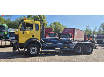 Camion ampliroll MERCEDES-BENZ