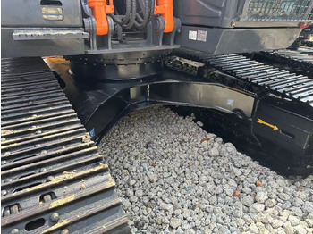 Pelle sur chenille HITACHI ZX200