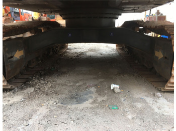 Pelle sur chenille HITACHI ZX240