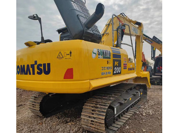 Pelle sur chenille KOMATSU PC200-8