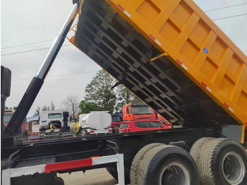 Camion benne SHACMAN