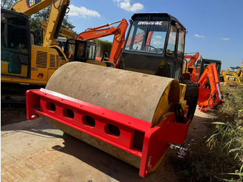 Compacteur à pieds de mouton/ Monocylindre DYNAPAC CA30D: photos 3