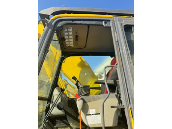 Pelle sur chenille KOMATSU PC200-8: photos 5