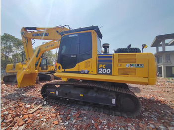 Pelle sur chenille KOMATSU PC200-8
